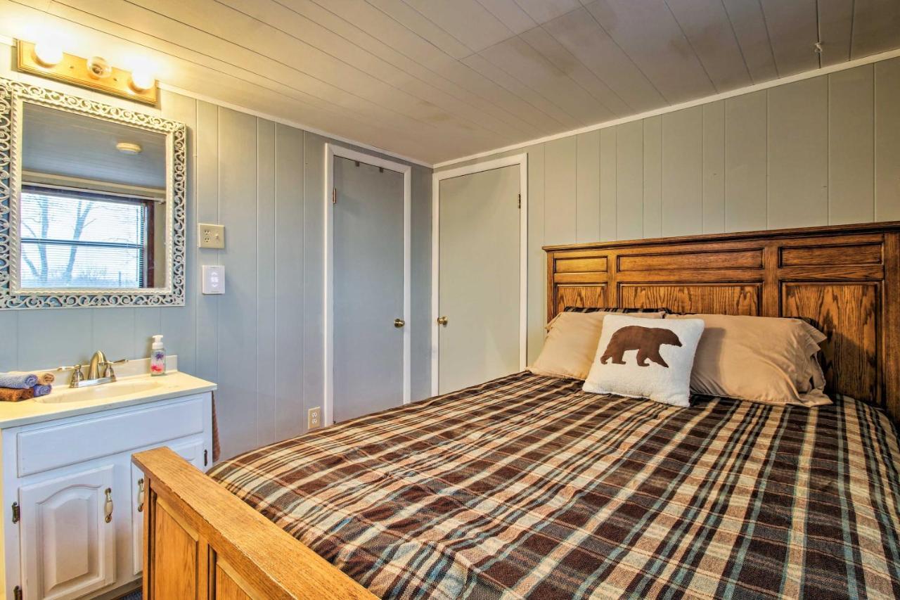 Rustic Stockton Lake Cabin Half Mile To Boat Ramp! Exterior photo